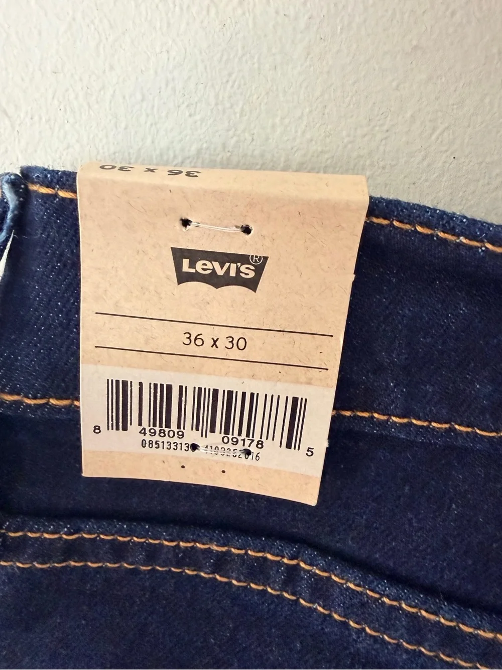Levi’s Men 513 Slim Jeans NWT Dark Blue Below Waist